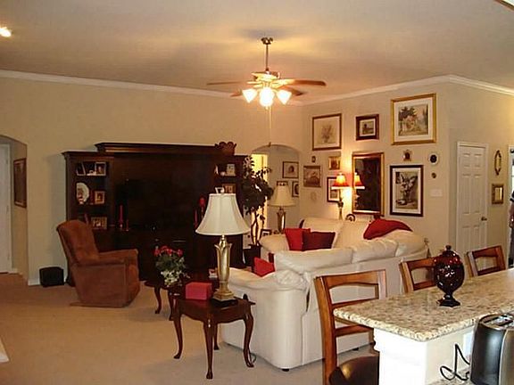 4th image of 728 Plum Dr