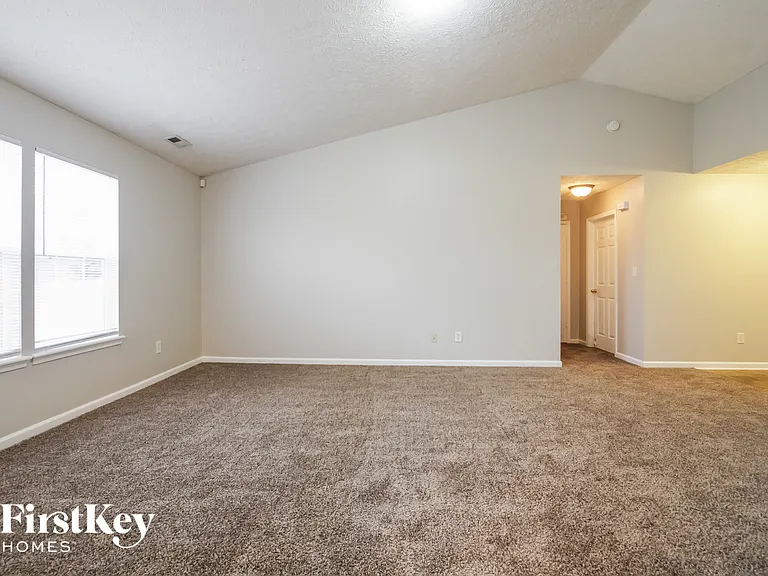 11638 Lone Pine Cir — Photo 4