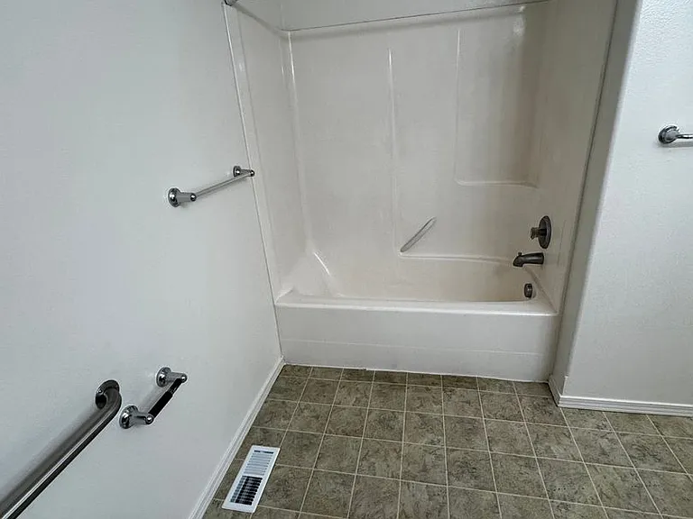 1212 W Columbia Ave — Photo 10