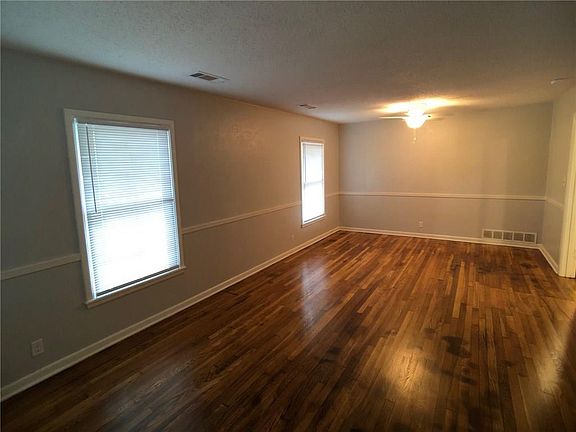 4th image of 5137 Locke Ave
