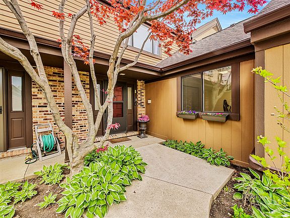 2nd image of 1336 Fairfax Ln
