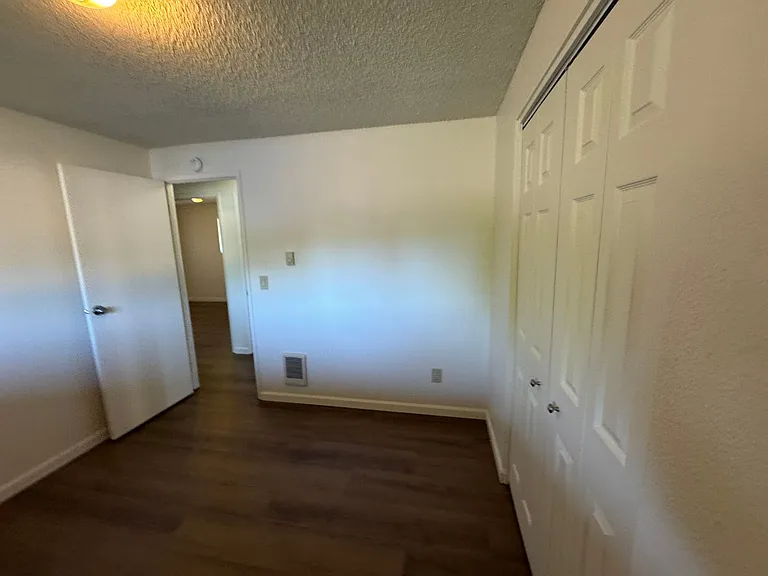120 SE Salmon St — Photo 25