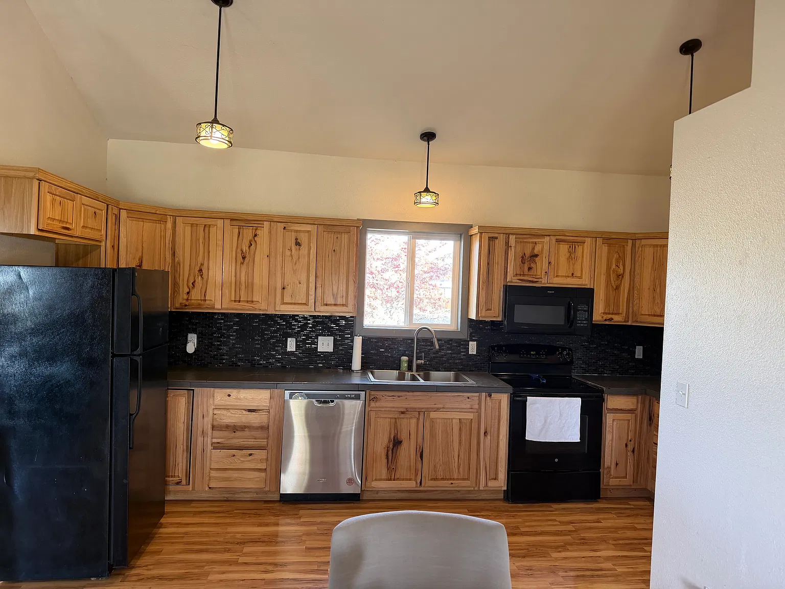 2 bed, 1100 sqft, $1,800 — Photo 3