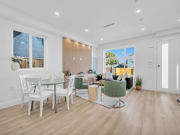 4th image of 4587 Knight St #2