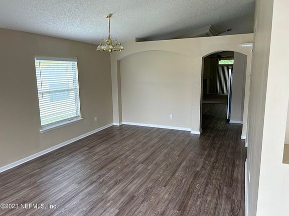 5th image of 1425 Laurel Oak Dr