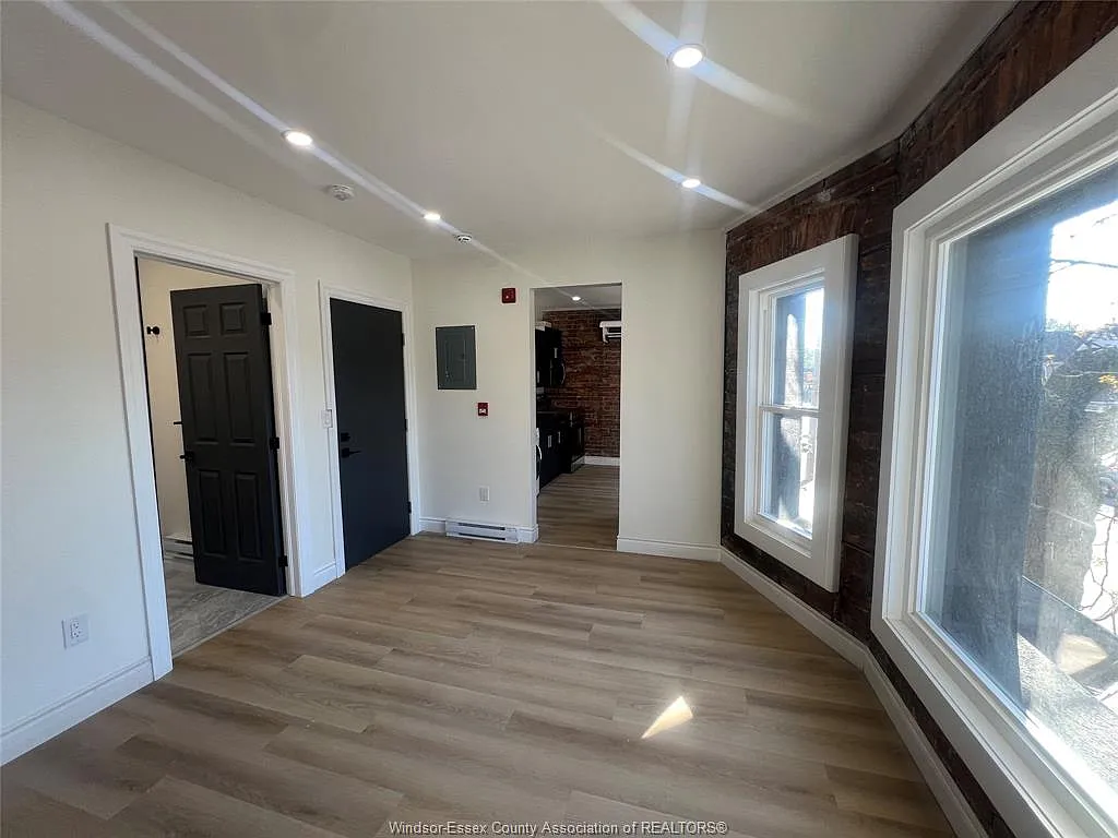 1 bed, $1,299 — Photo 4