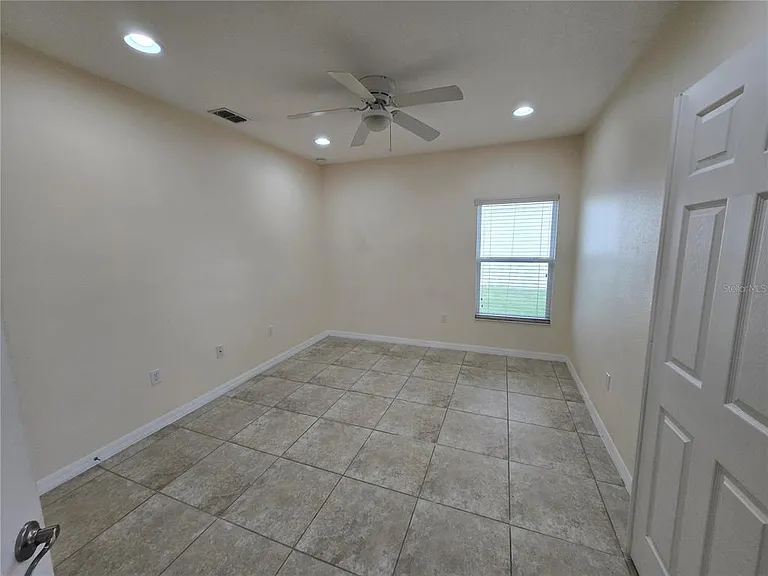 2246 Waukegan Dr — Photo 28
