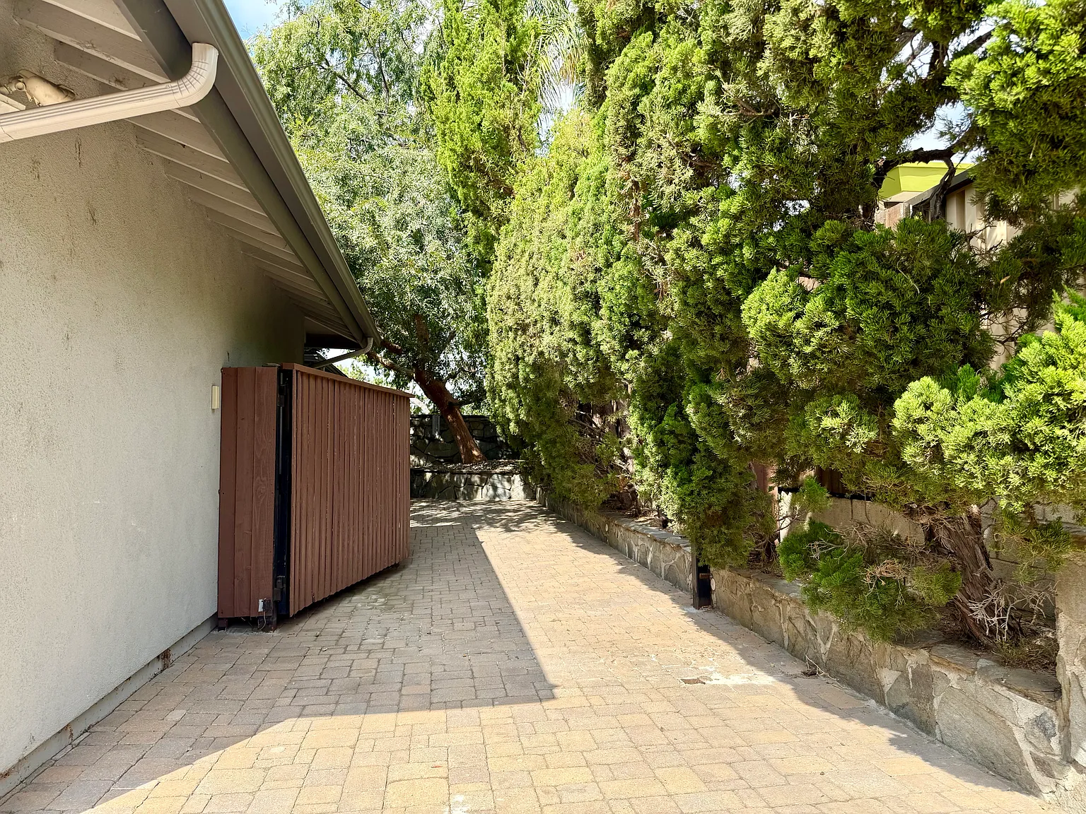 2 bed, 2.5 bath, 1000 sqft, $3,250 — Photo 3