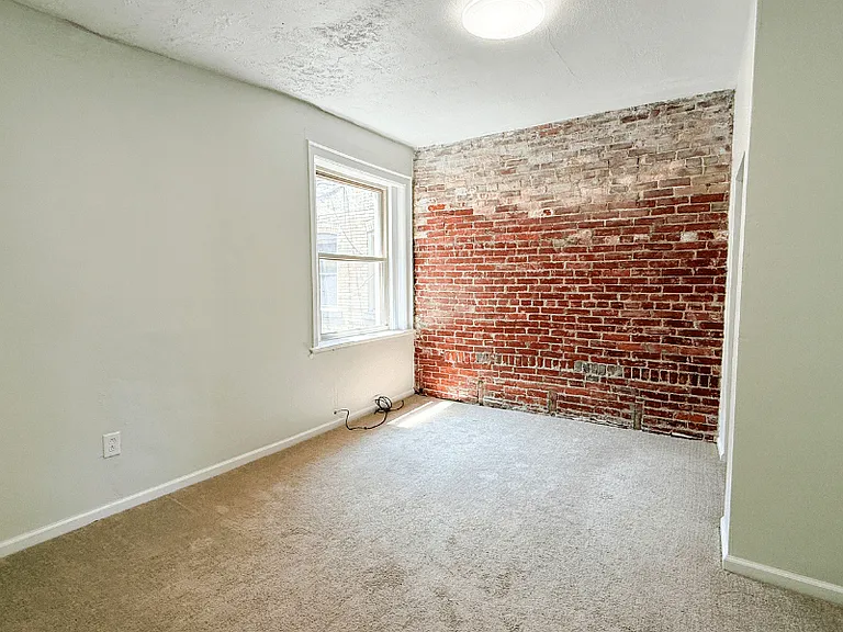 5754 Howe St — Photo 29