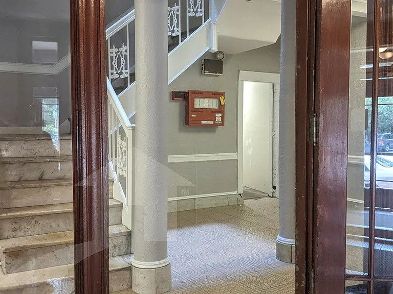 10 Agassiz St #7 — Photo 12
