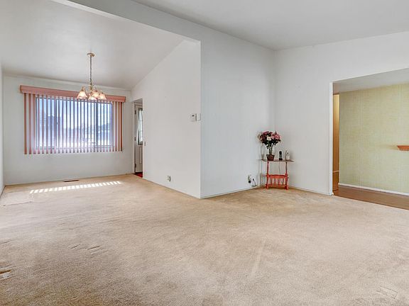 3rd image of 1520 Aintree Dr