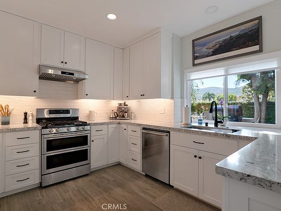 4th image of 305 Saint Thomas Dr