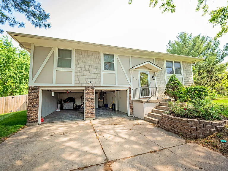 413 SE Lana Ct — Photo 48