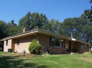 W291N8267 Parkview Ln, Hartland, WI 53029