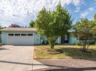 544 S 51st Pl, Springfield, OR 97478