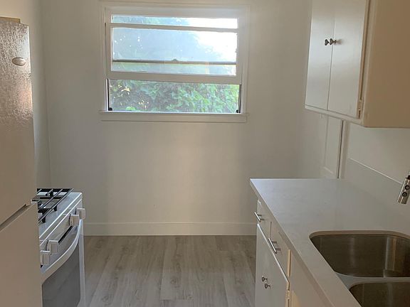 5th image of 12110 Hoffman St #3