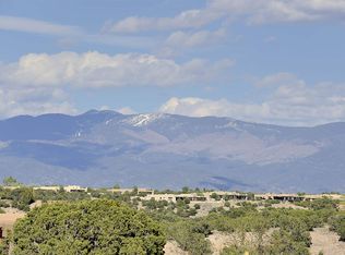 89 Paseo Aragon, Santa Fe, NM 87506