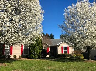 6007 Parkside Cir, Winston Salem, NC 27107