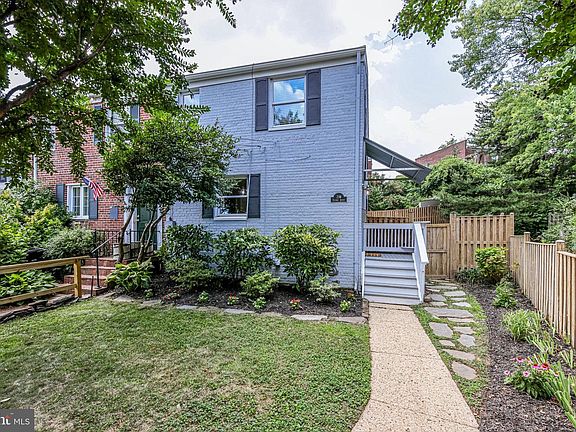 4th image of 210 Guthrie Ave