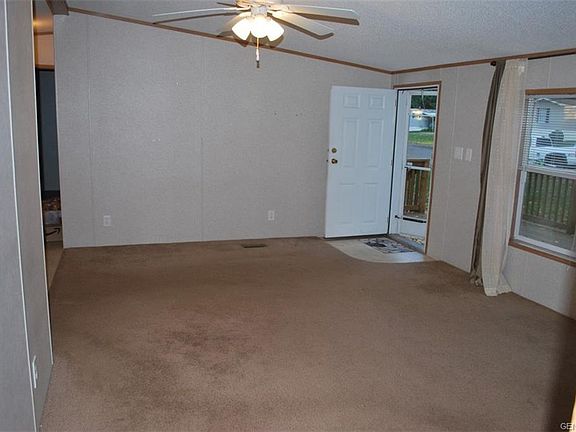 3rd image of 18 Birch Cir