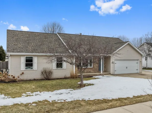 2332 Oak Ridge Cir, De Pere, WI 54115