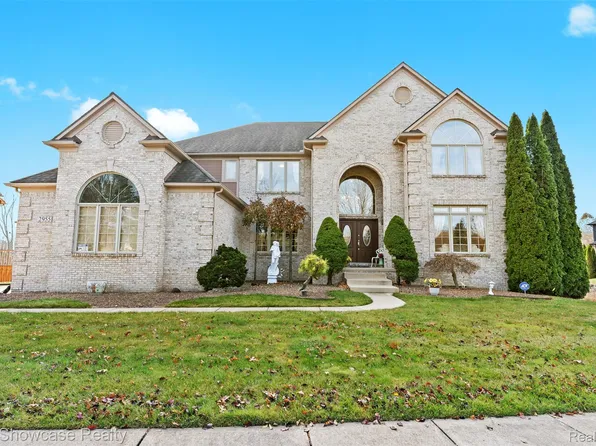 2955 Ivy Hill Dr, Commerce Township, MI 48382