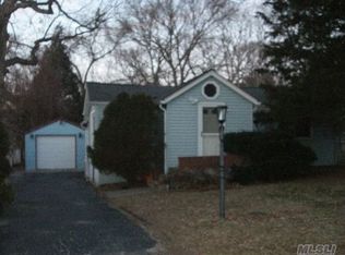 87 Ferndale Ave, Selden, NY 11784