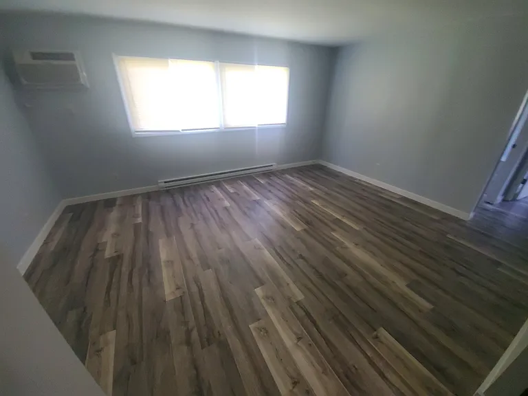1734 La Crescent St #37 — Photo 11