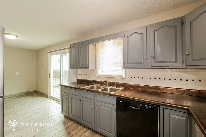 13144 Ashland Ave — Photo 9