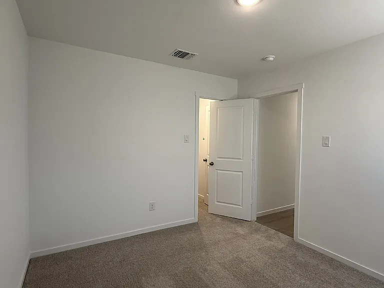 2001 Chestnut Oak Ct — Photo 16