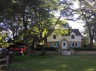 2864 S Waukesha Rd, West Allis, WI 53227