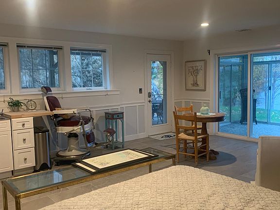 Sun blocking shade included