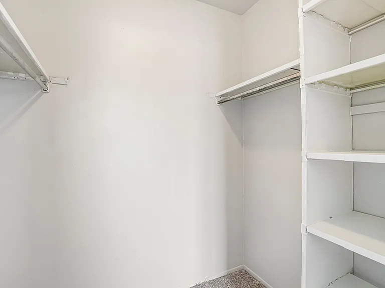 Regency Place Apartments — Photo 20