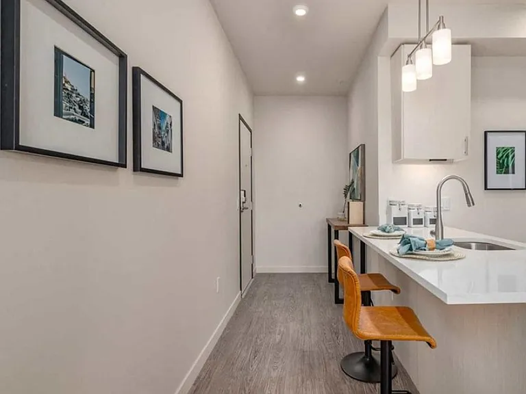 Acqua Apartments - Student Affordable — Photo 18