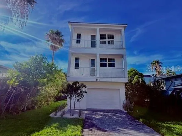 111 4th St S, Bradenton Beach, FL 34217