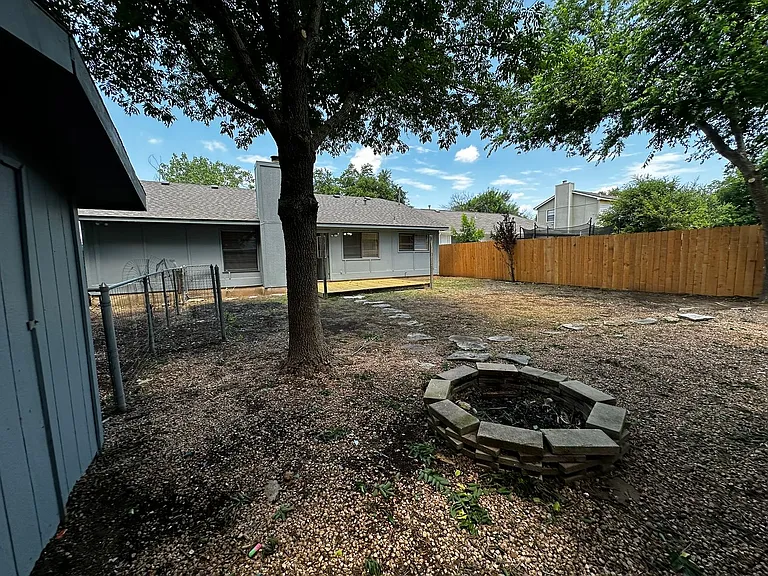 12207 Shropshire Blvd — Photo 19