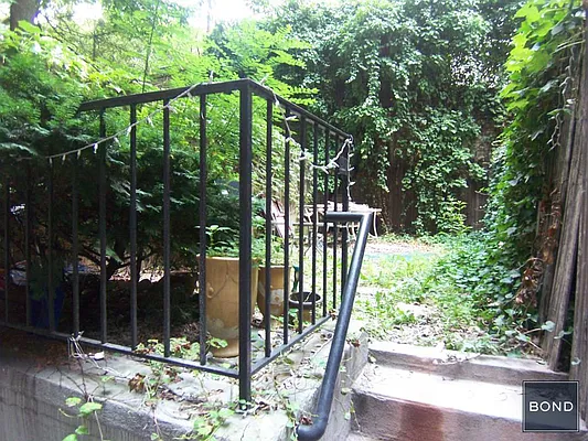 Rented by Bond New York | media 27