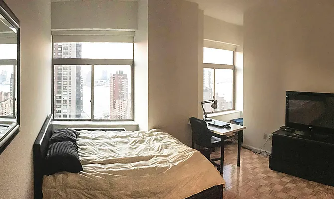 Rented by Keller Williams NYC | media 19