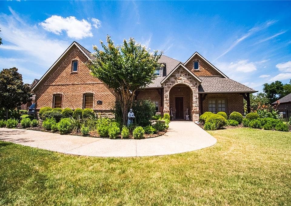 1st image of 107 Salsbury Cir