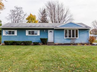 70 Amesbury Rd, Rochester, NY 14623