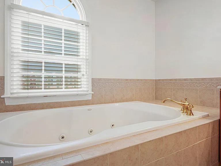 7720 Spoleto Ln — Photo 41