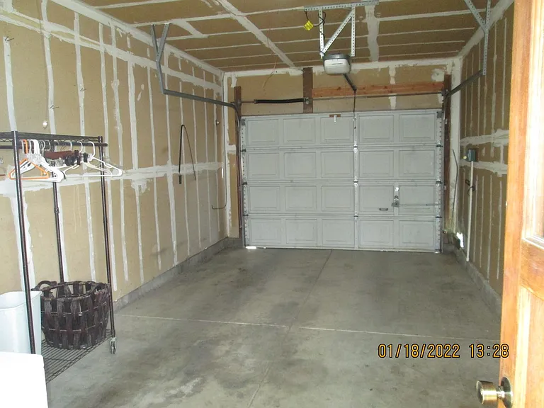 527 N Washington St — Photo 18