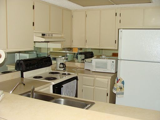 2nd image of 1558 SE Royal Green Cir APT R104