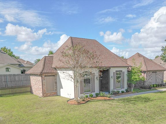 2nd image of 125 Heathwood Dr