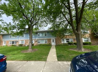 22 Rocky Way APT 15, Montgomery, IL 60538