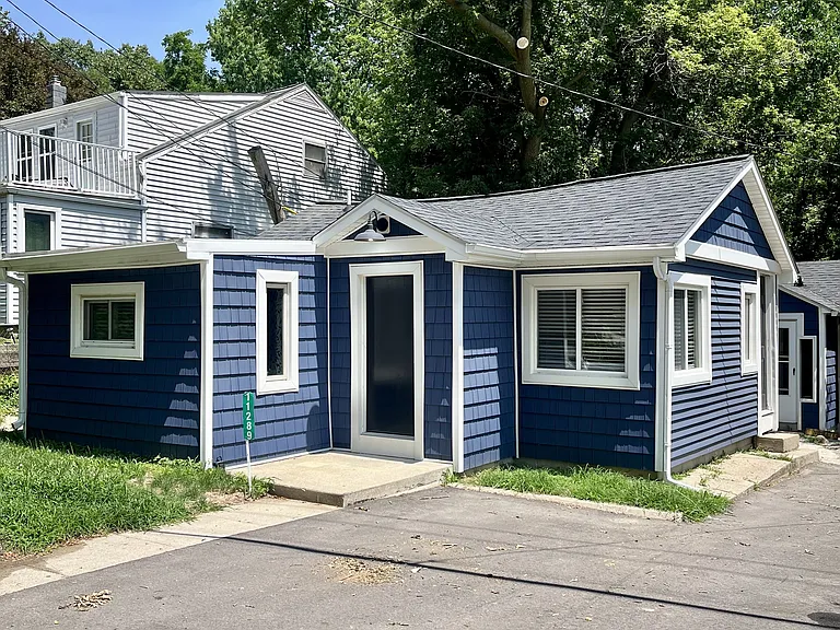 11289 E Shore Dr — Photo 1