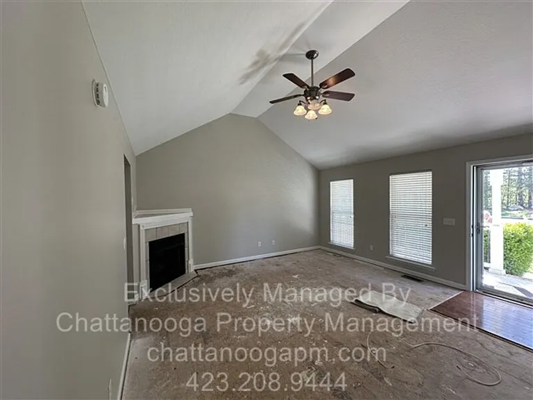 87 Manor Dr — Photo 3