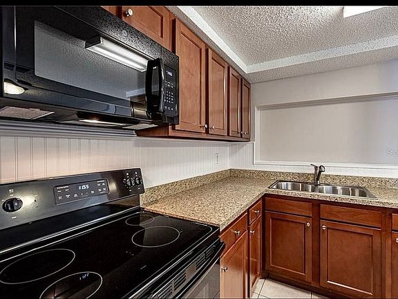 4th image of 8302 Woodsong Row