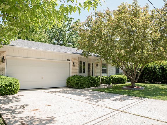 2nd image of 189 Maplewood Dr