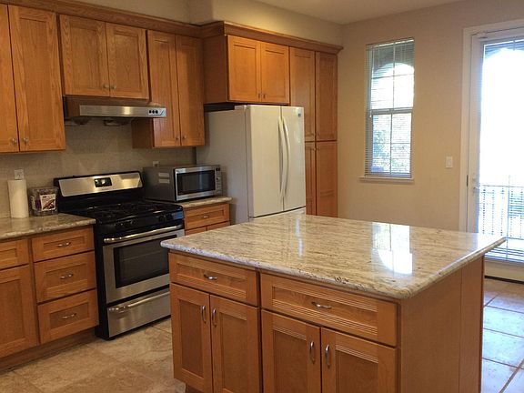 3rd image of 727 Batista Dr